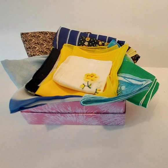BOX of 11 Vintage handkerchief's and scarves - Picture 9 of 11